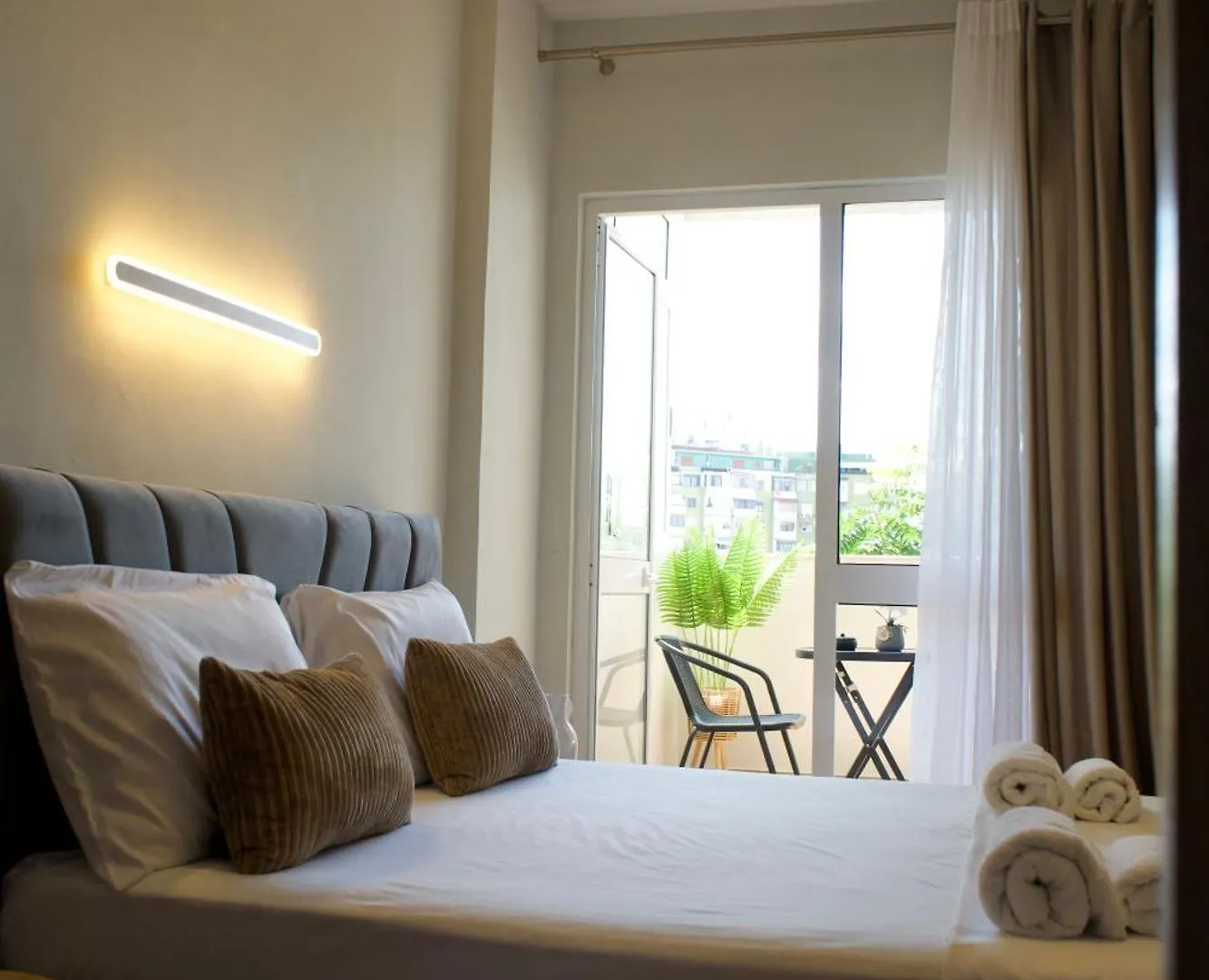 Azure Apartment 2 Tirana Albania